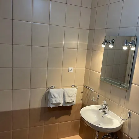 Apartment Zana *